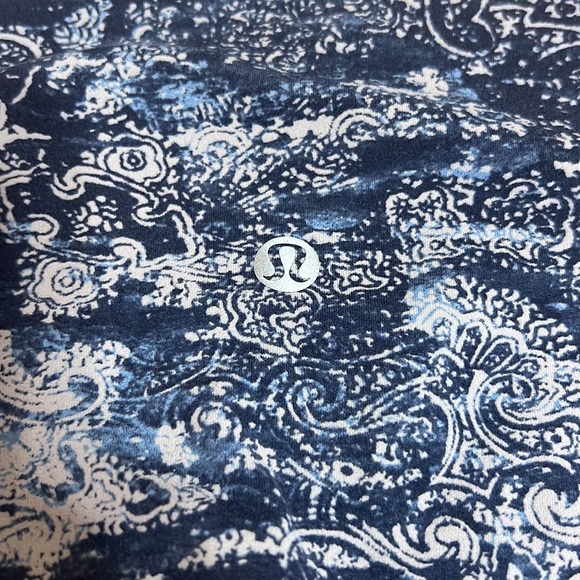 Lululemon Athletica Patterned Cropped Leggings - Picture 4 of 5